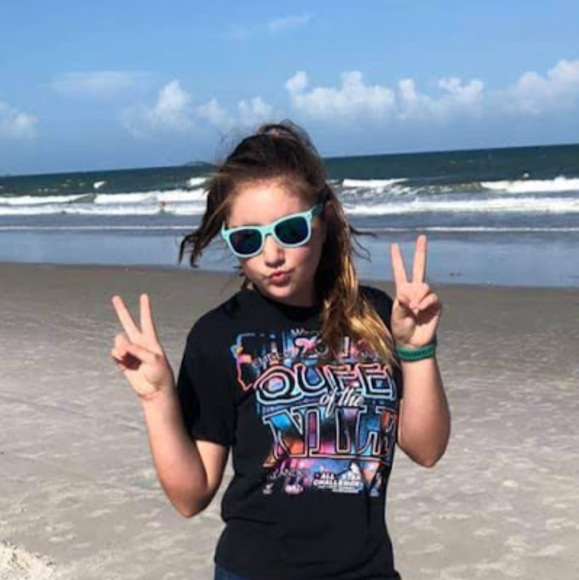 Meet your Posher, Hayley - Picture 1 of 1